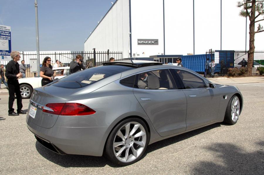  Tesla Model S 2009 года  (фото 21 из 44)